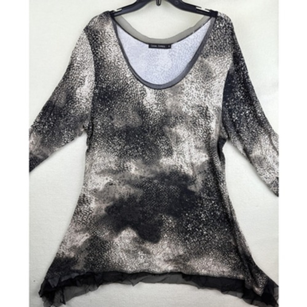 Casual Express Womens XL Tunic Shirt Black Gray Abstract 3/4 Sleeve Ruffle Hem